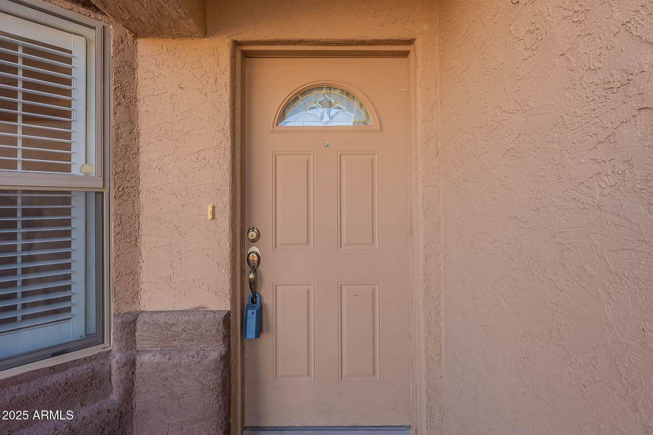 https://bt-photos.global.ssl.fastly.net/armls/1280_boomver_1_6760735-2.jpg