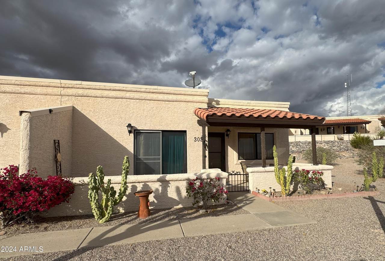 303 Arizona Boulevard - Photo 1
