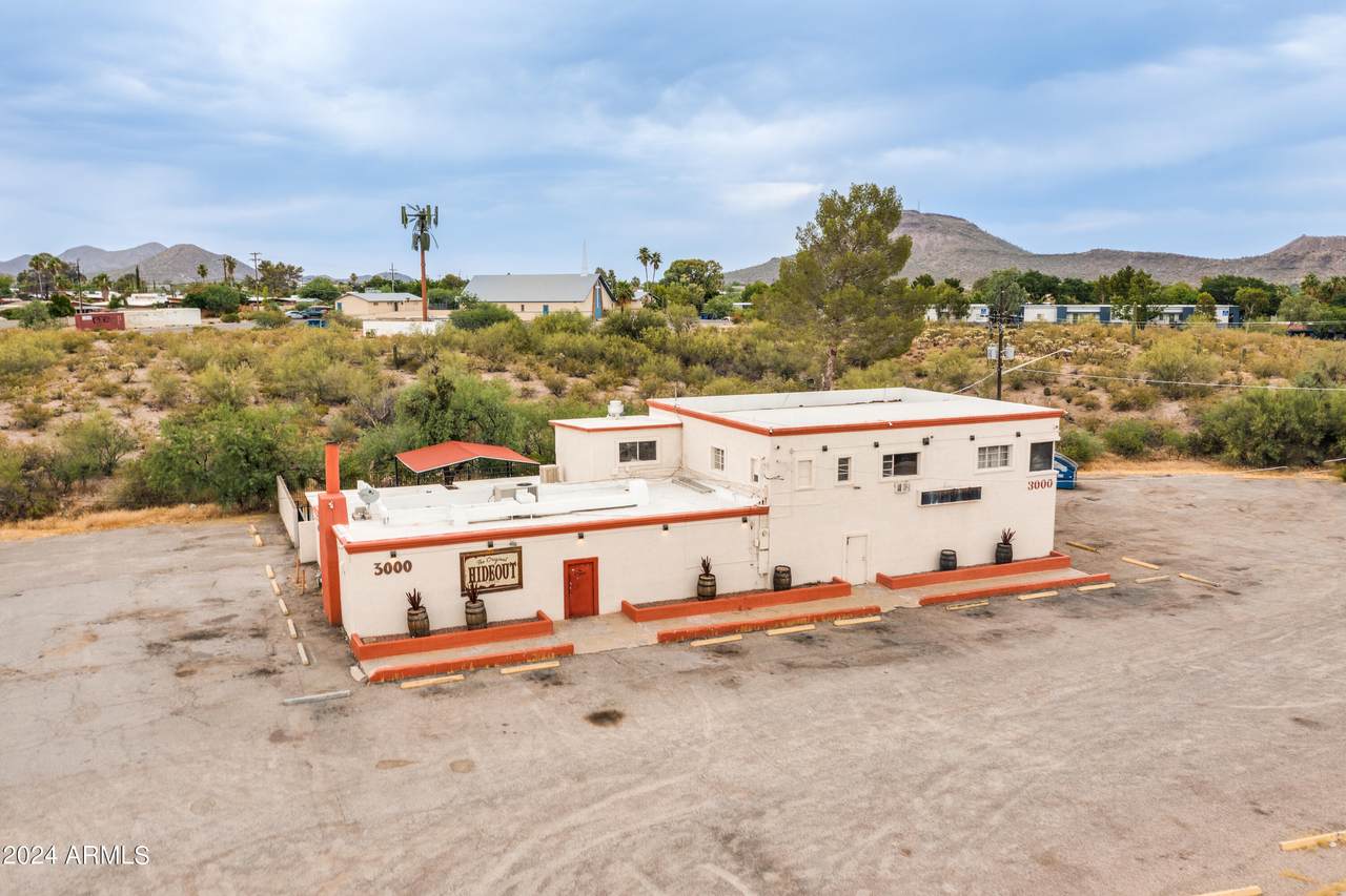 3000 Mission Road - Photo 1