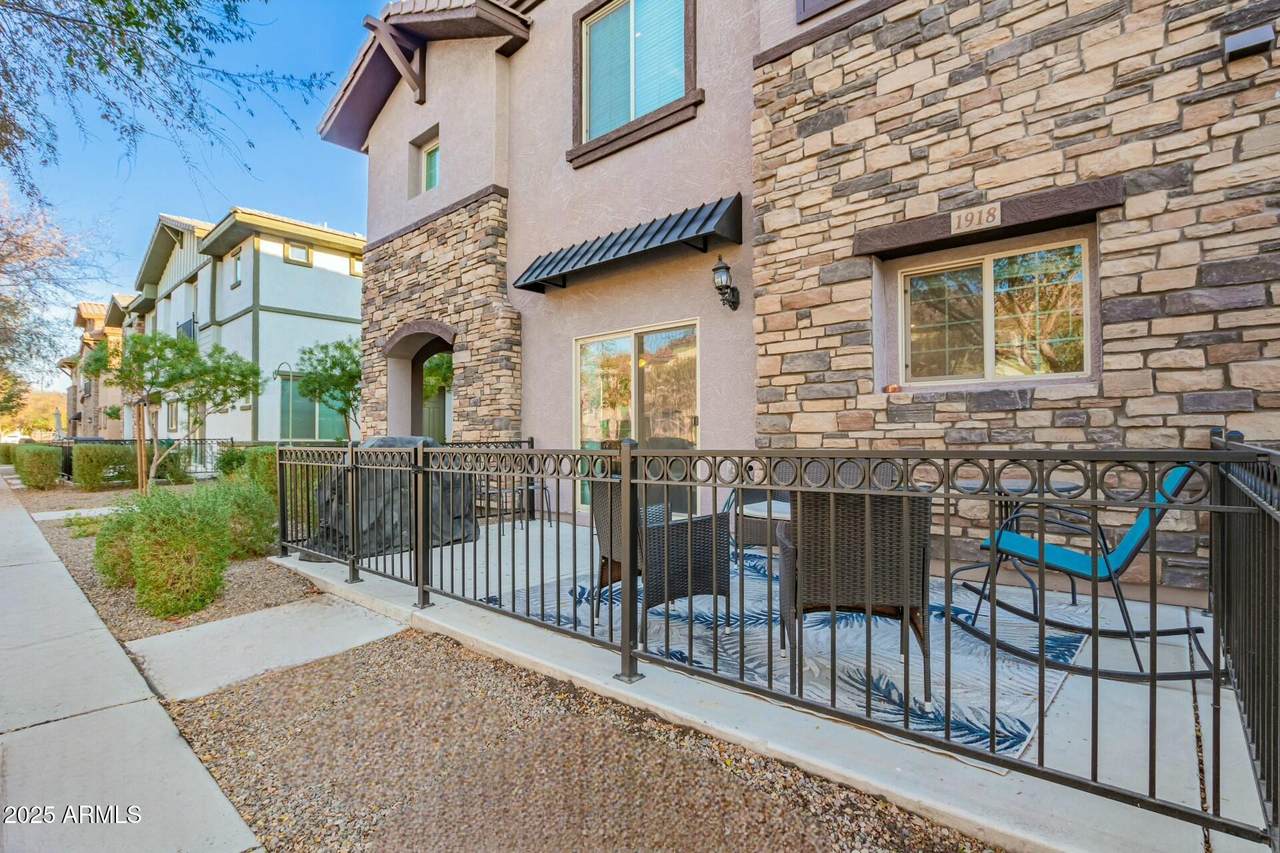 1918 Bridgeport Parkway - Photo 1