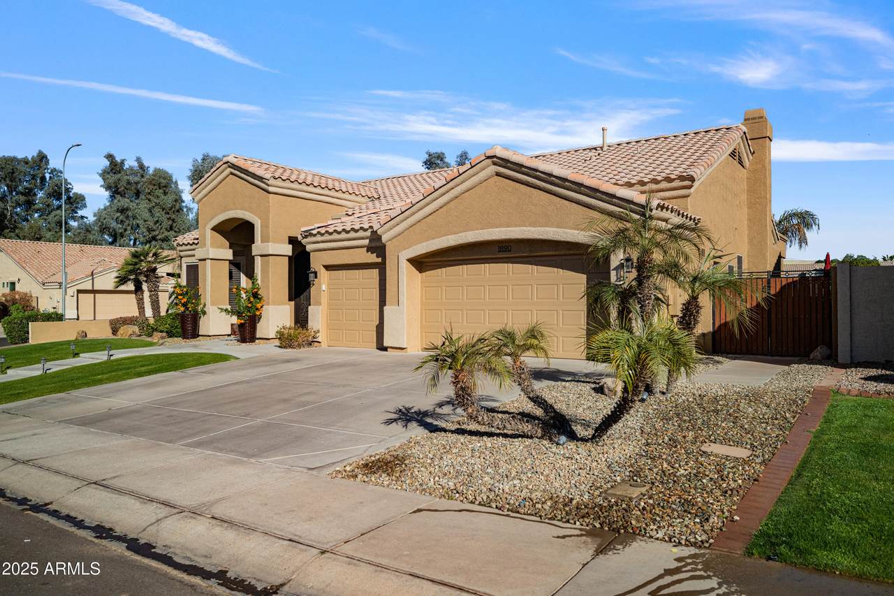 https://bt-photos.global.ssl.fastly.net/armls/orig_boomver_1_6813623-2.jpg