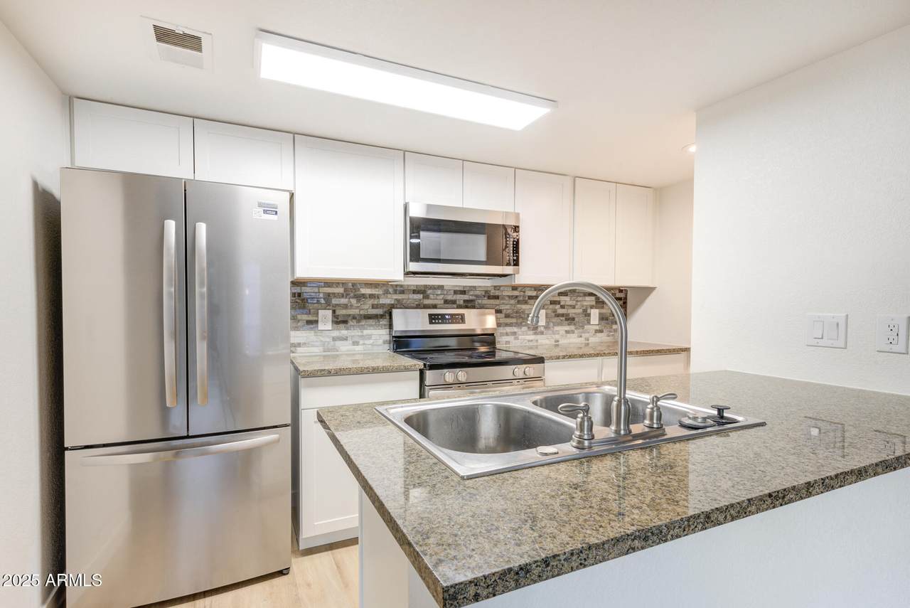 200 Southern Avenue - Photo 1