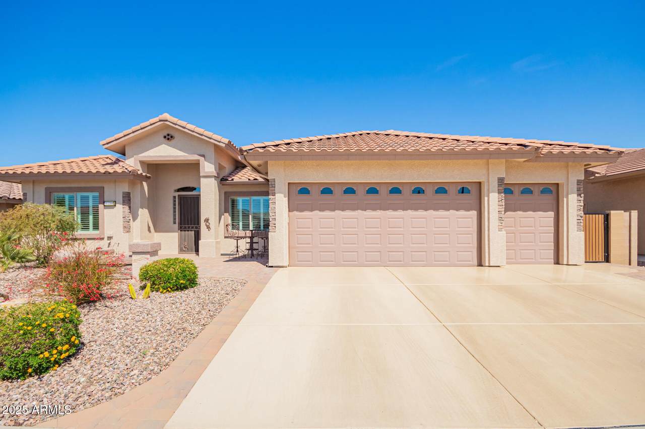 11208 Ocaso Avenue - Photo 1