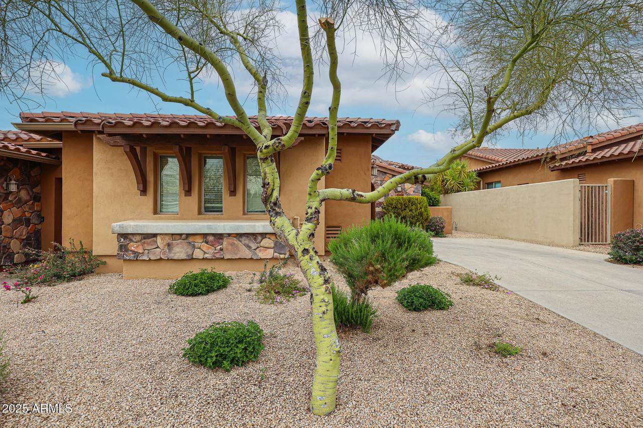 7216 Aurora - Photo 1