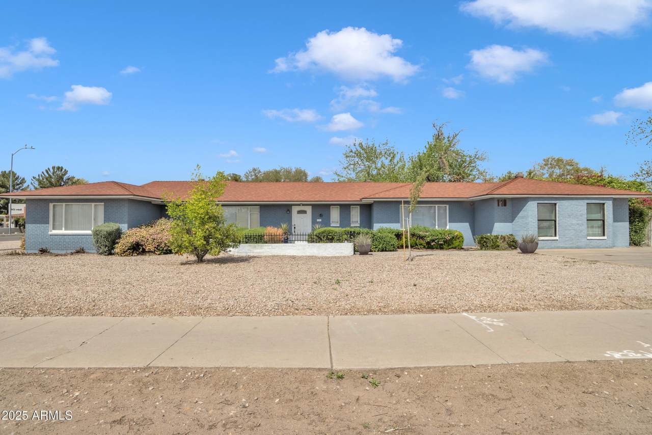 140 University Drive - Photo 1