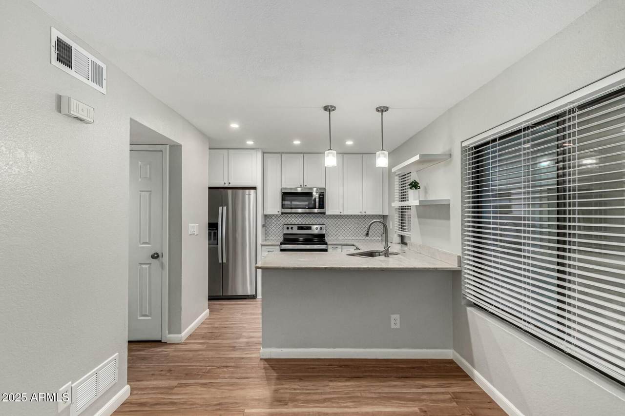 1432 Emerald Avenue - Photo 1