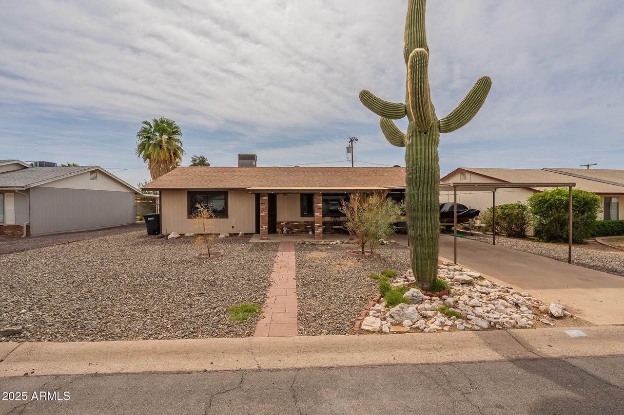 163 Peretz Circle - Photo 1