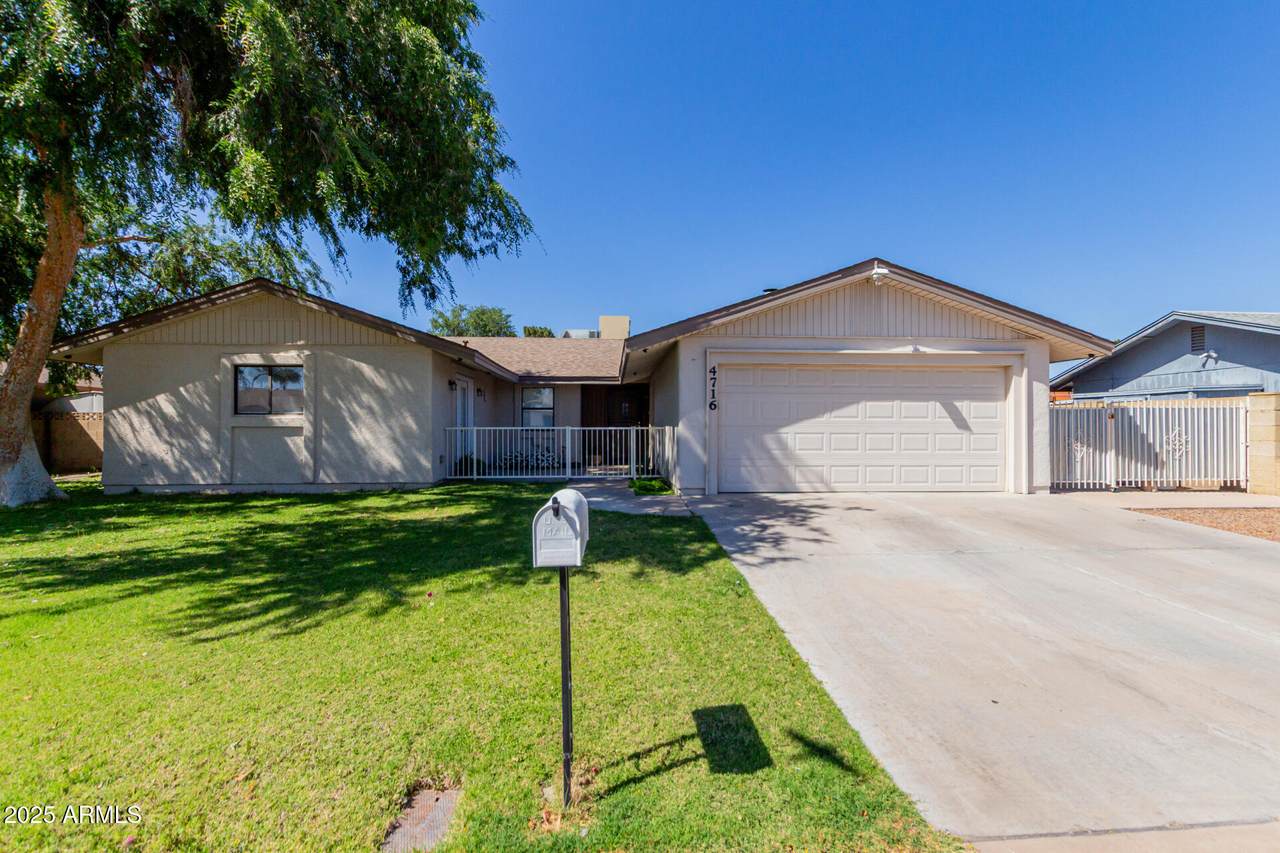 4716 Hayward Avenue - Photo 1