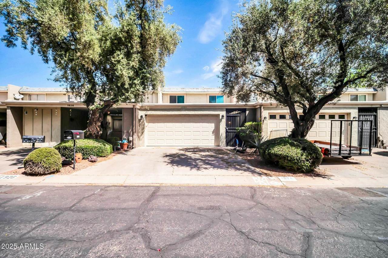 1924 Belmont Avenue - Photo 1