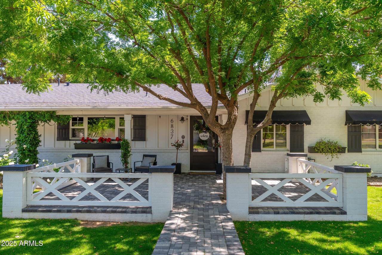 6837 Lafayette Boulevard - Photo 1
