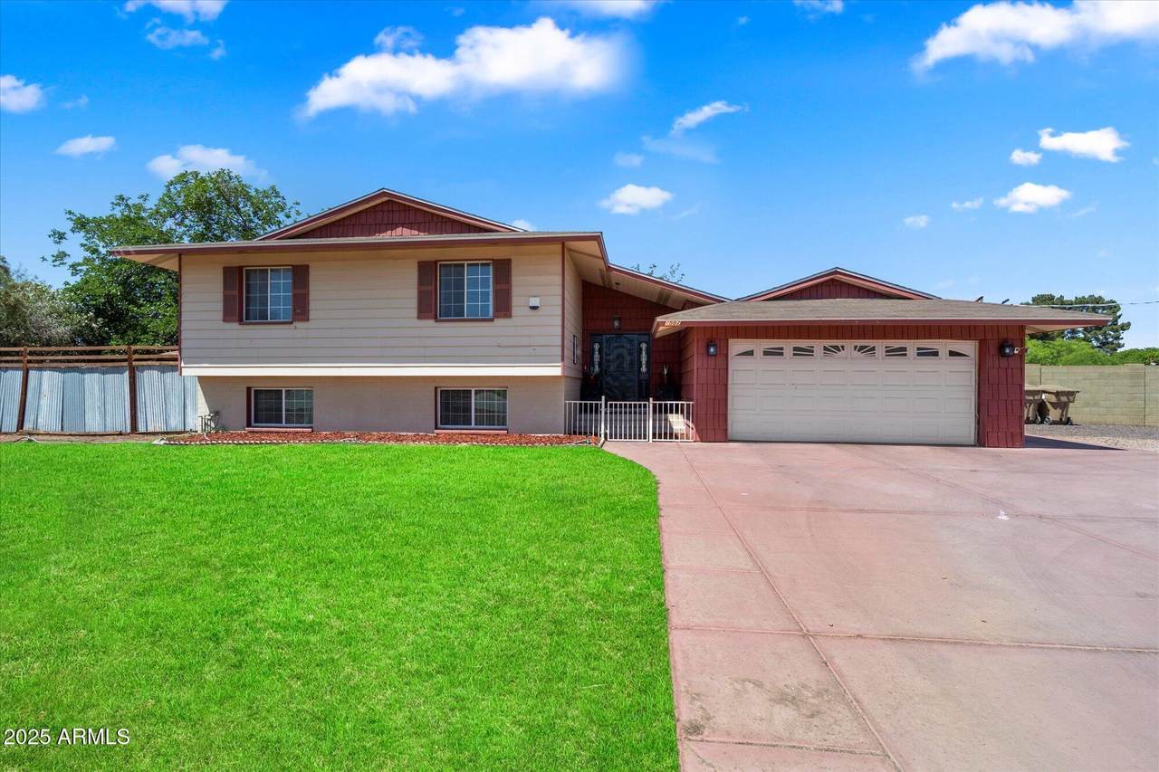 4502 Greenway Road - Photo 1