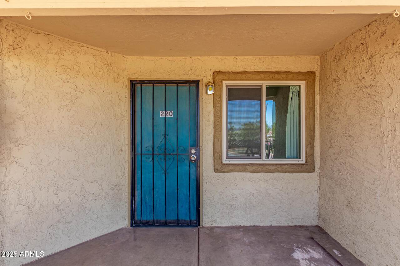 2220 Dora Street - Photo 1