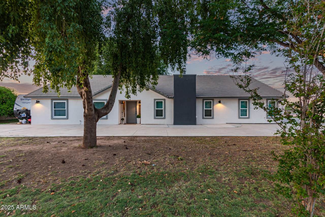 17248 Desert Lane - Photo 1