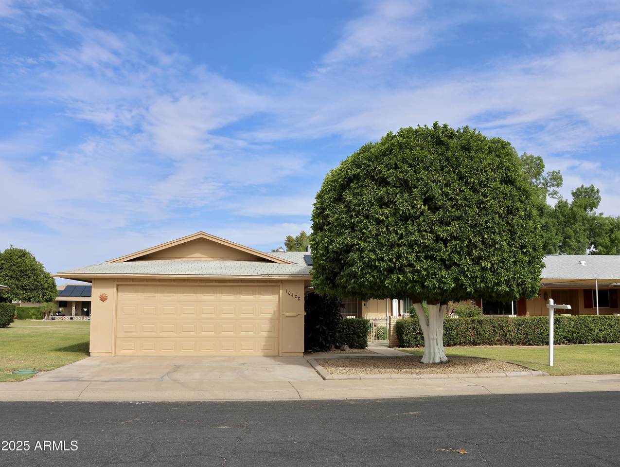 10428 Camelot Circle - Photo 1