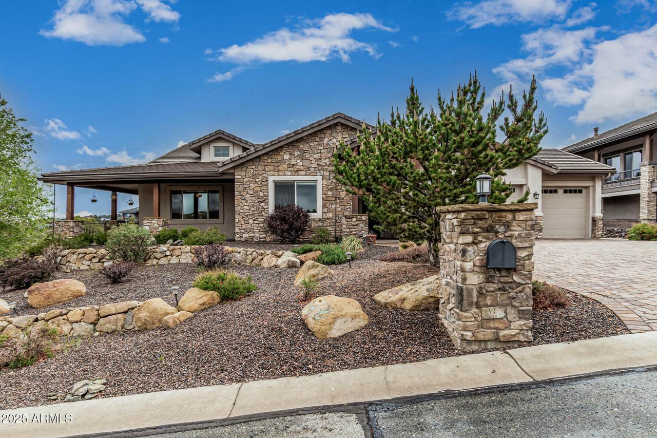 893 Canyon Breeze Court - Photo 1