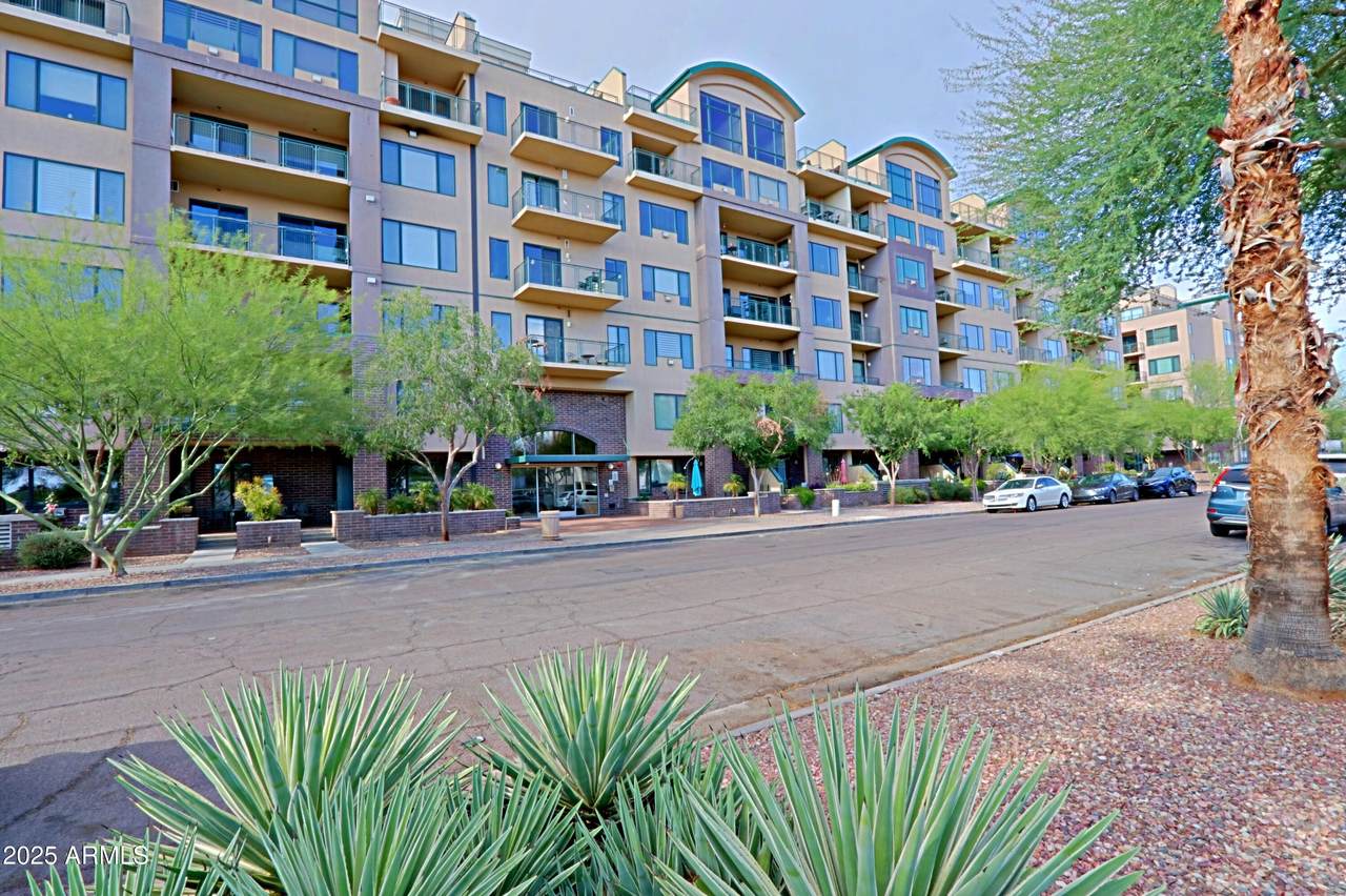 16 Encanto Boulevard - Photo 1