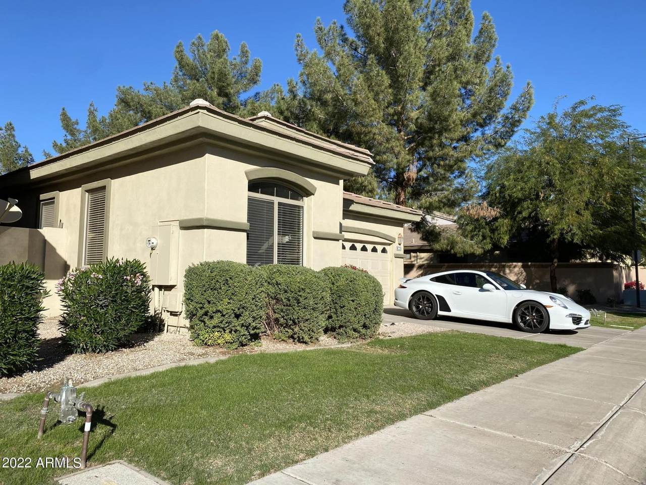 2042 Periwinkle Way - Photo 1