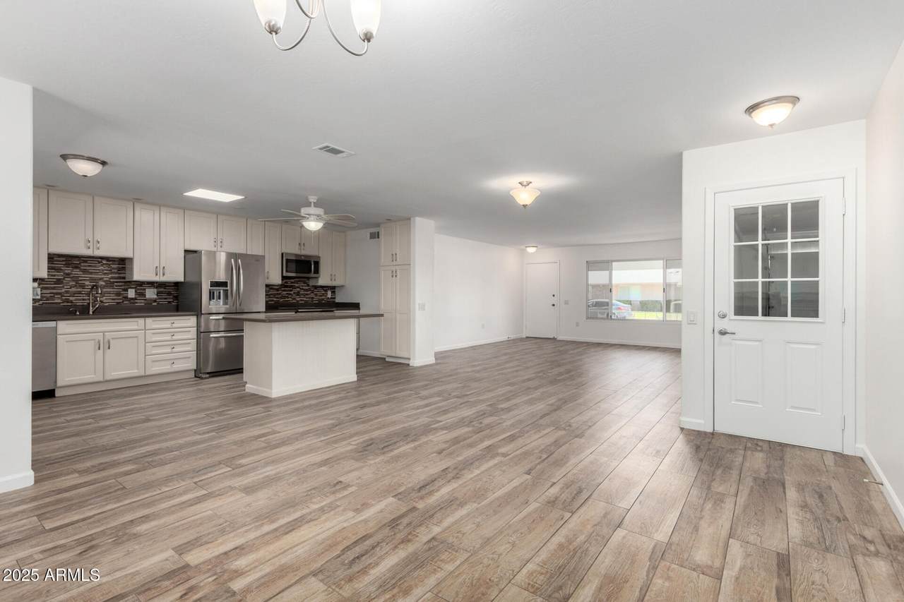 9863 Country Club Court - Photo 1
