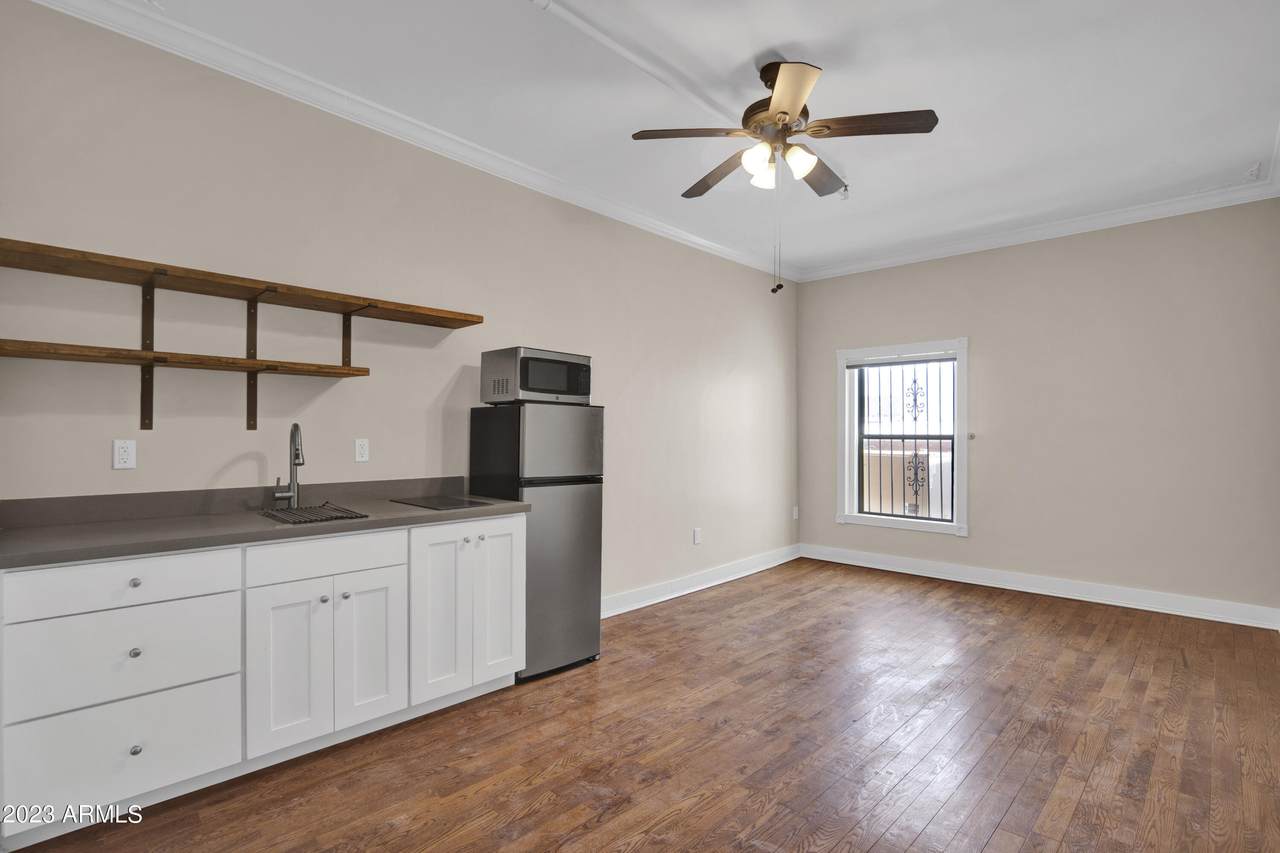 5753 Glendale Avenue - Photo 1