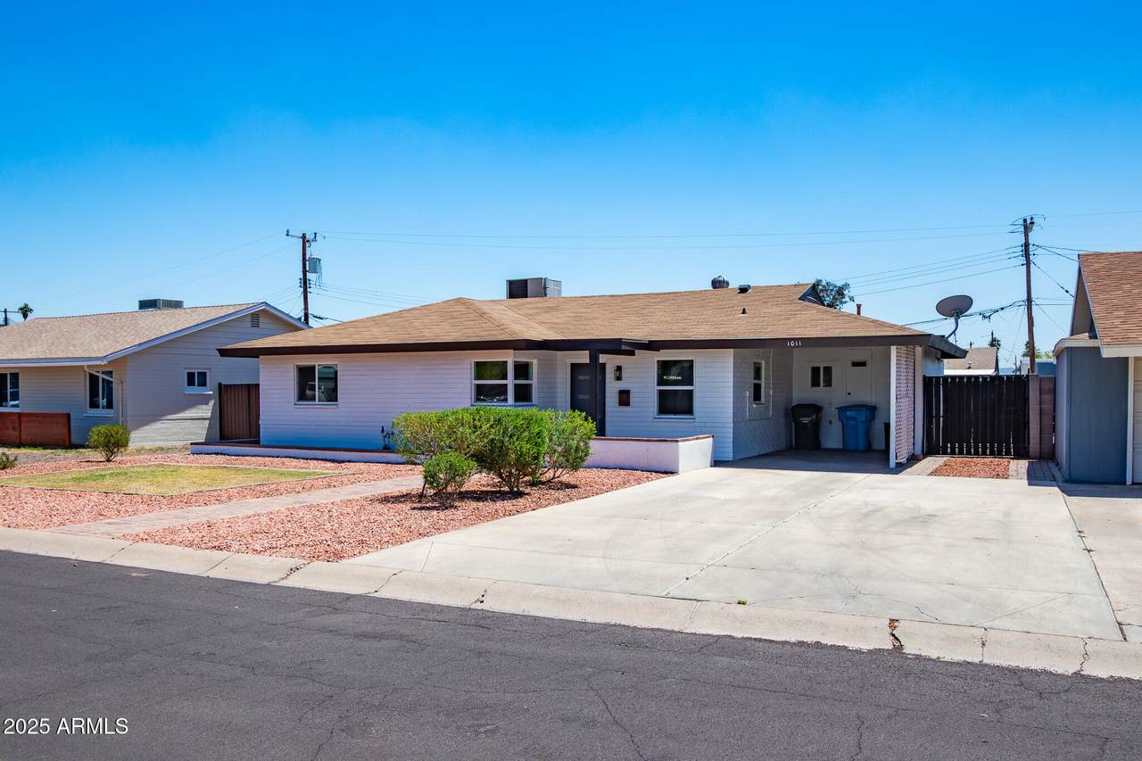 1011 Weldon Avenue - Photo 1