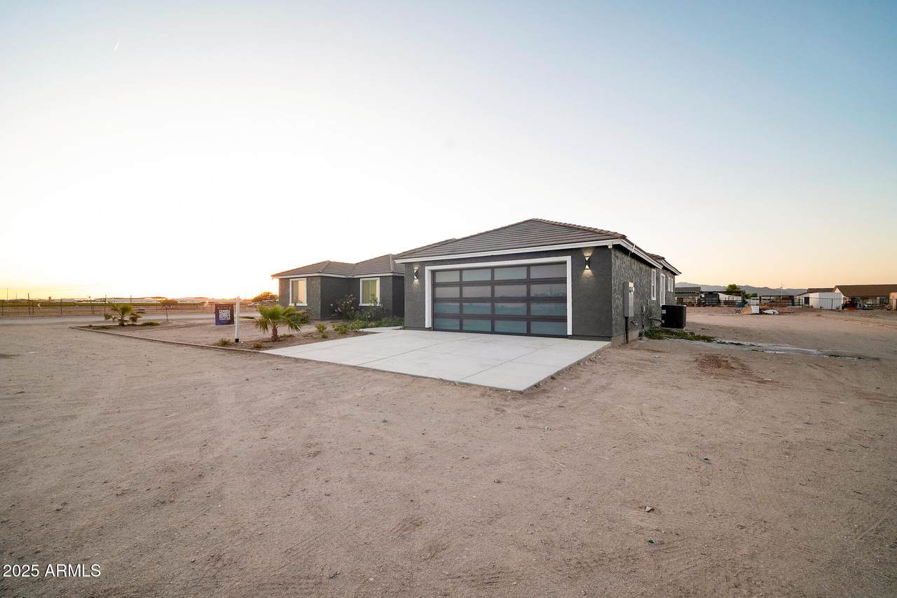 22548 Huntington Drive - Photo 1