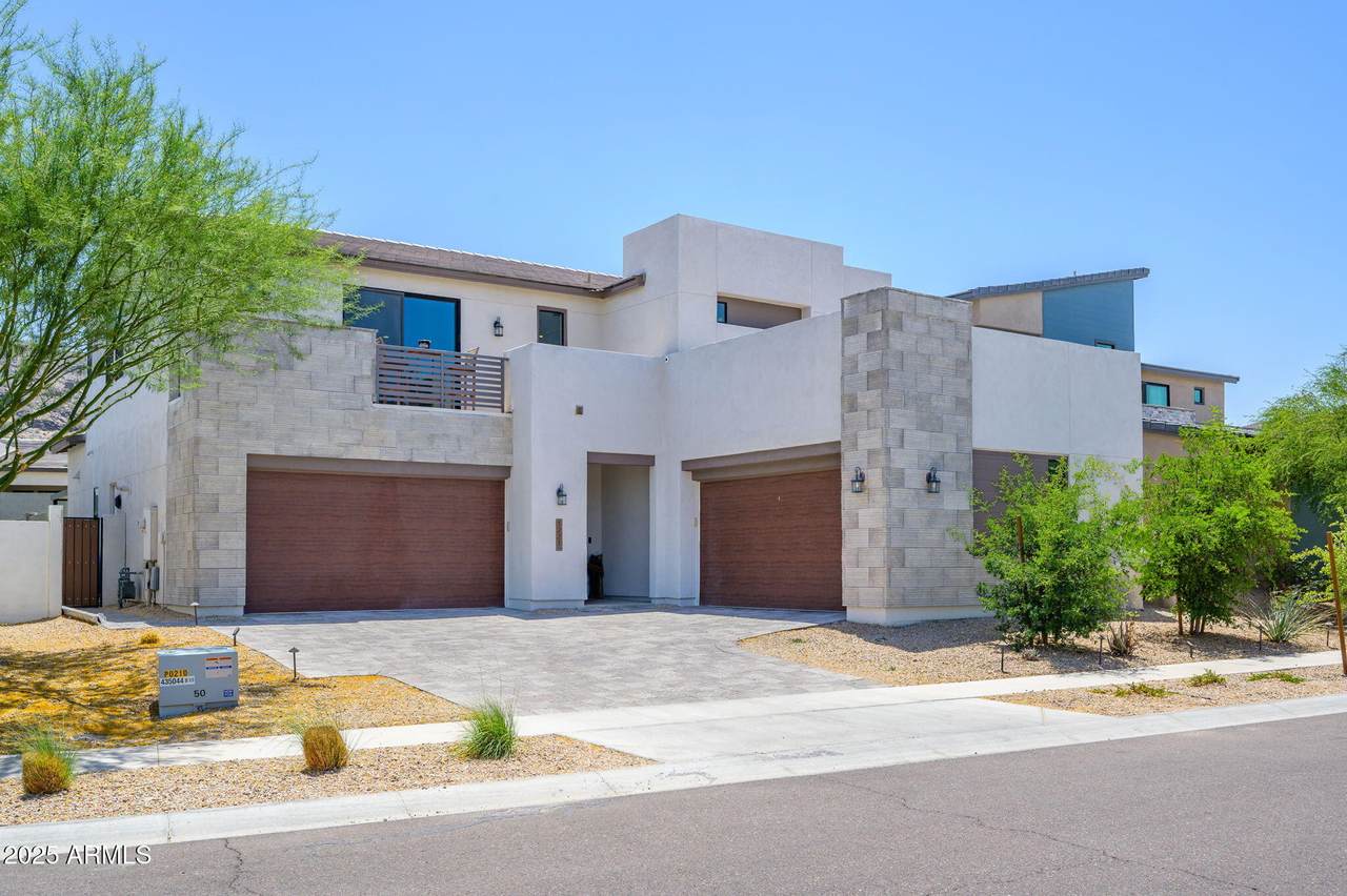1221 Paseo Way - Photo 1