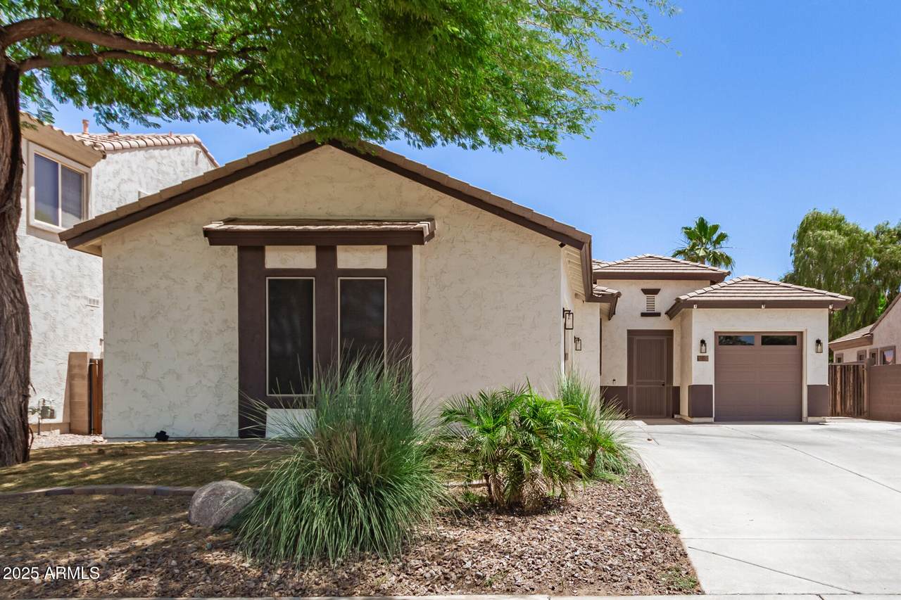 6805 Sapphire Way - Photo 1