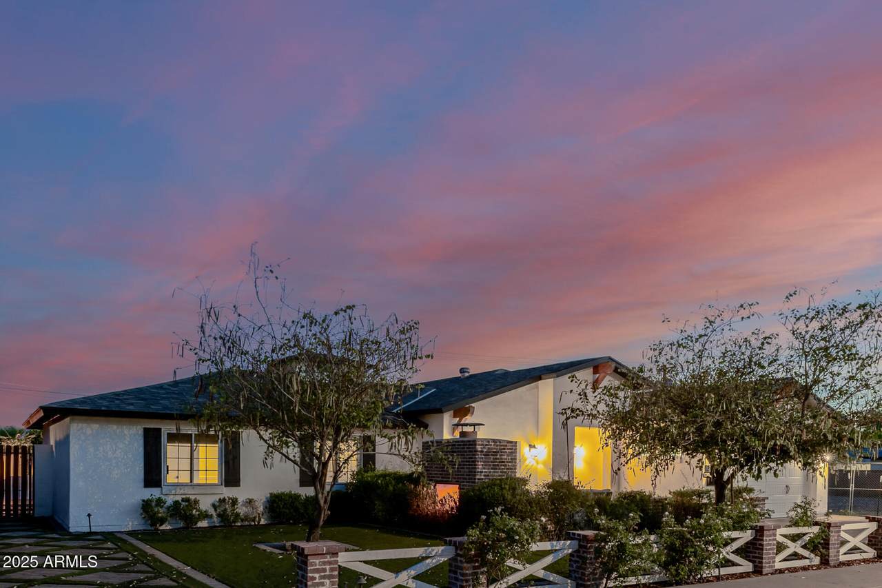 4021 Glenrosa Avenue - Photo 1