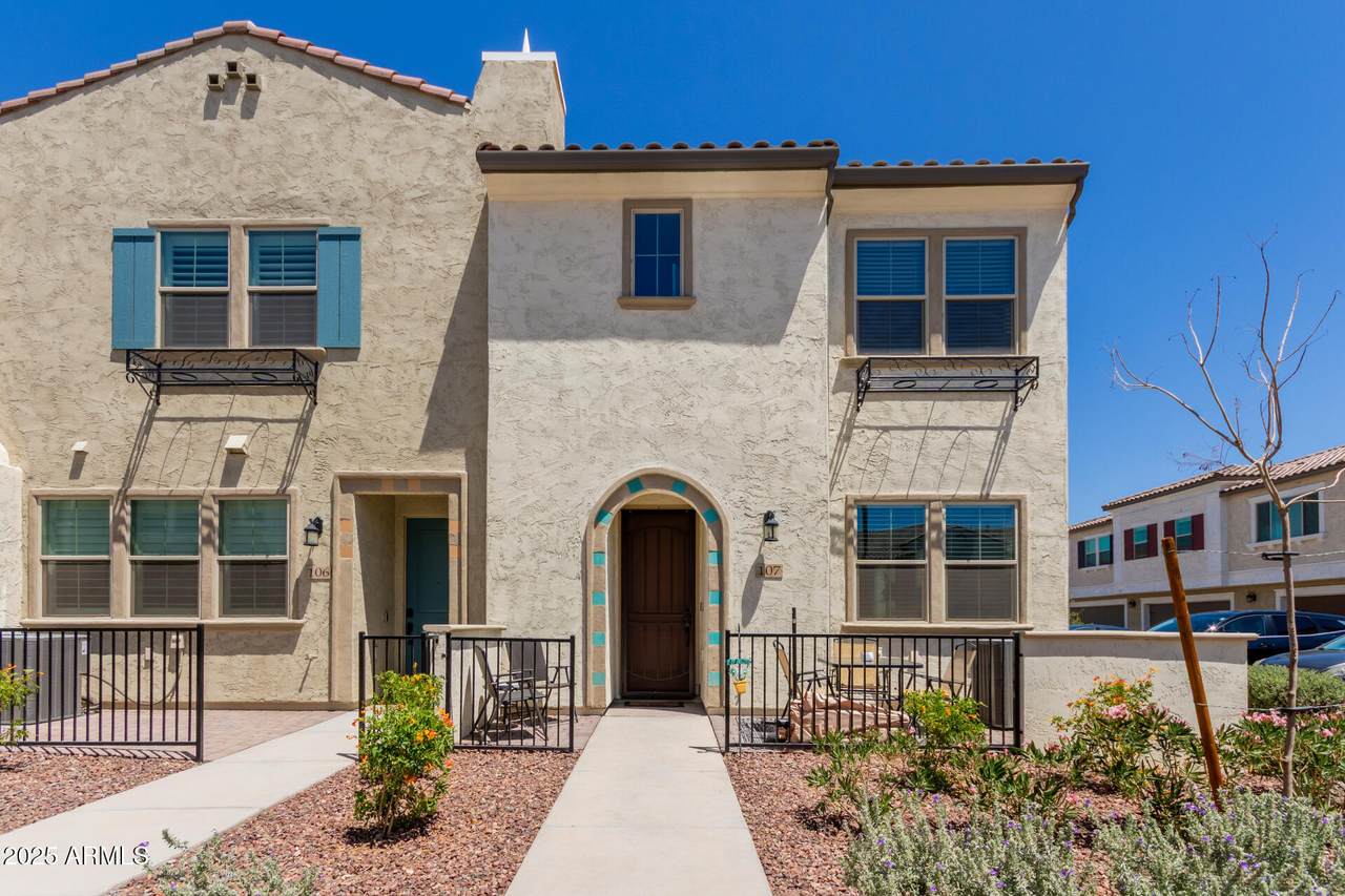 1849 Chelsea Lane - Photo 1