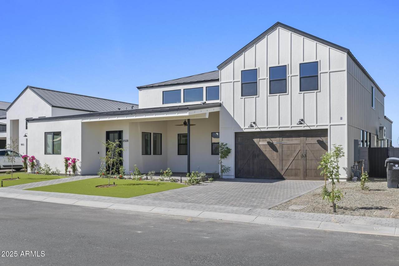 8503 9TH Drive - Photo 1
