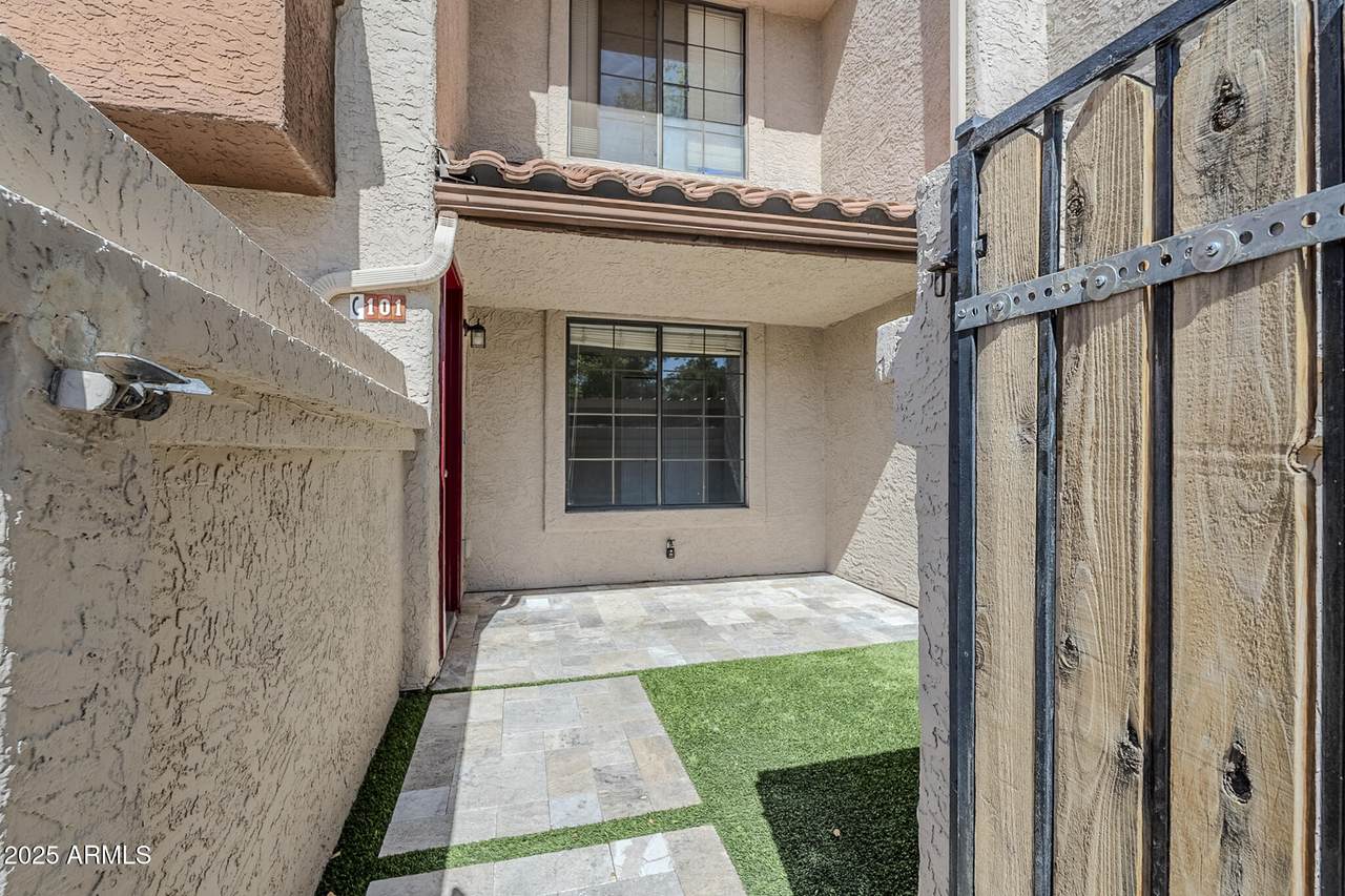 818 Westwood - Photo 1