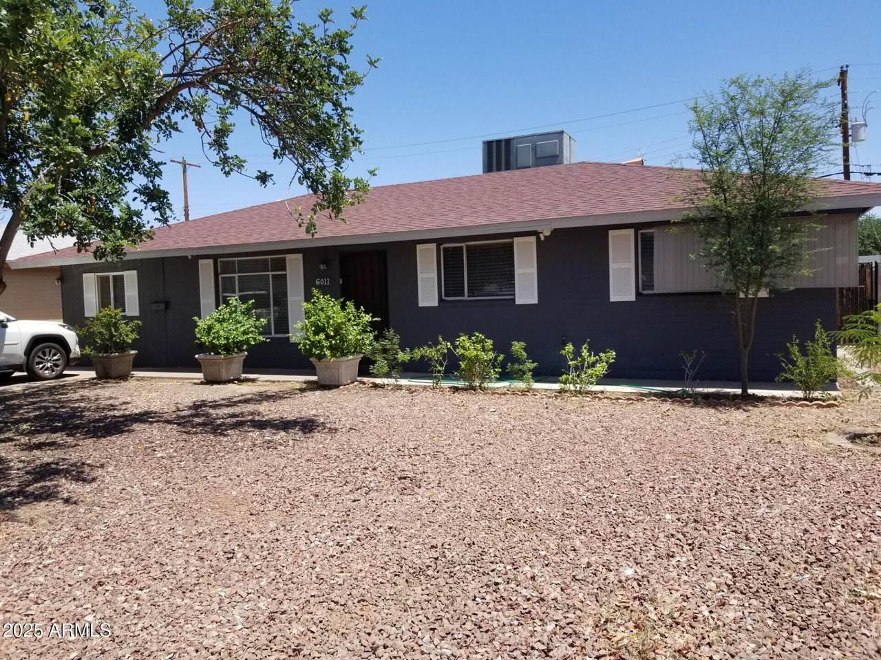 6011 33RD Avenue - Photo 1