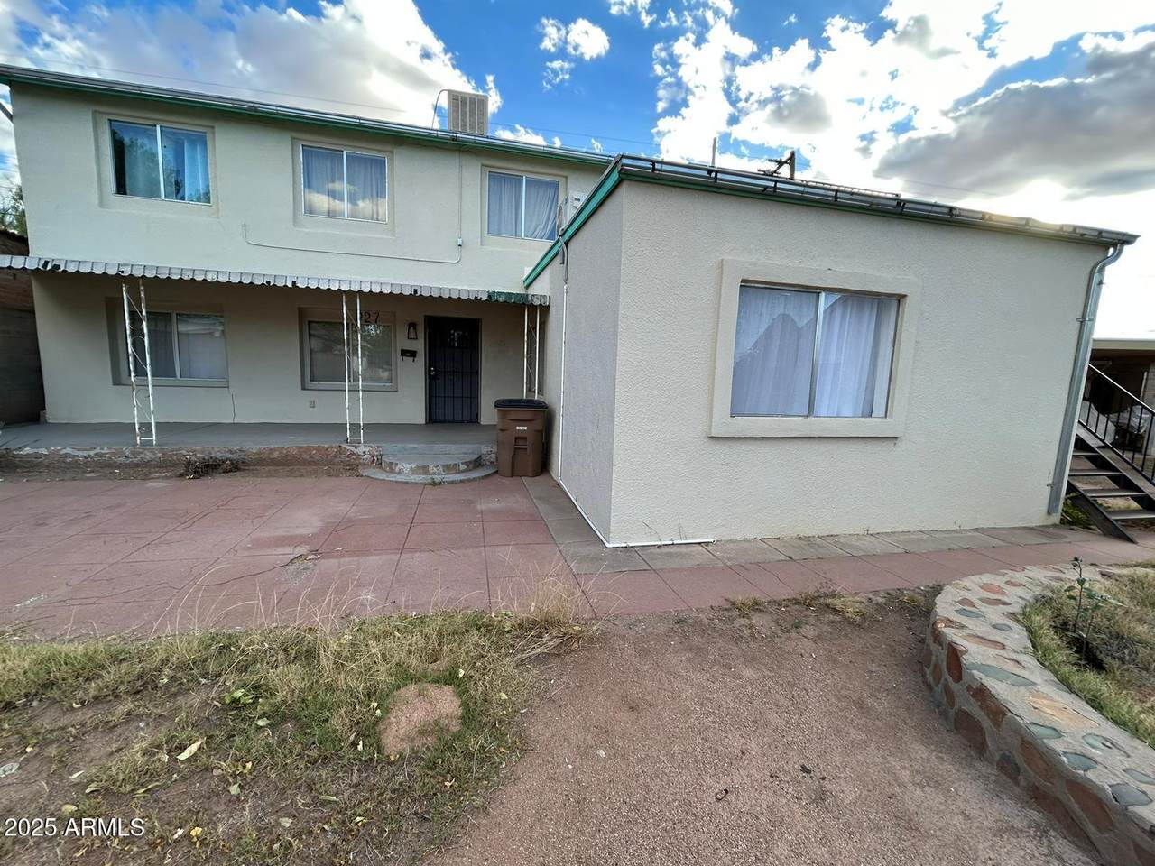 927 10TH Street - Photo 1