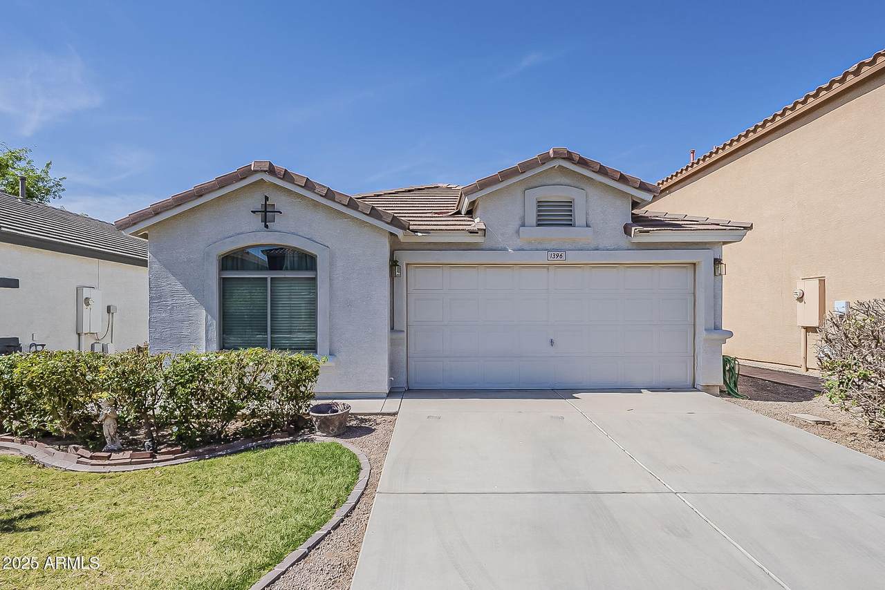 1396 Leslie Avenue - Photo 1