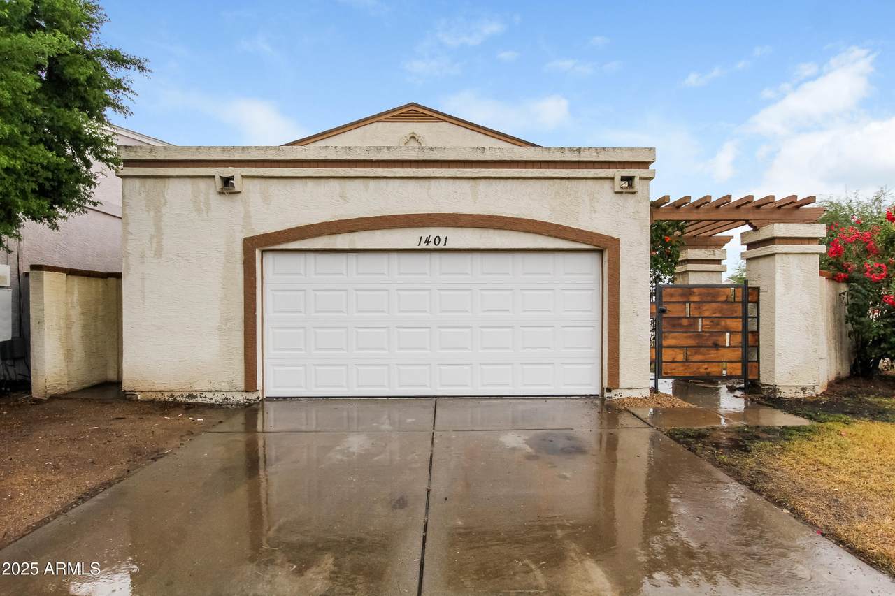 1401 Kerry Lane - Photo 1