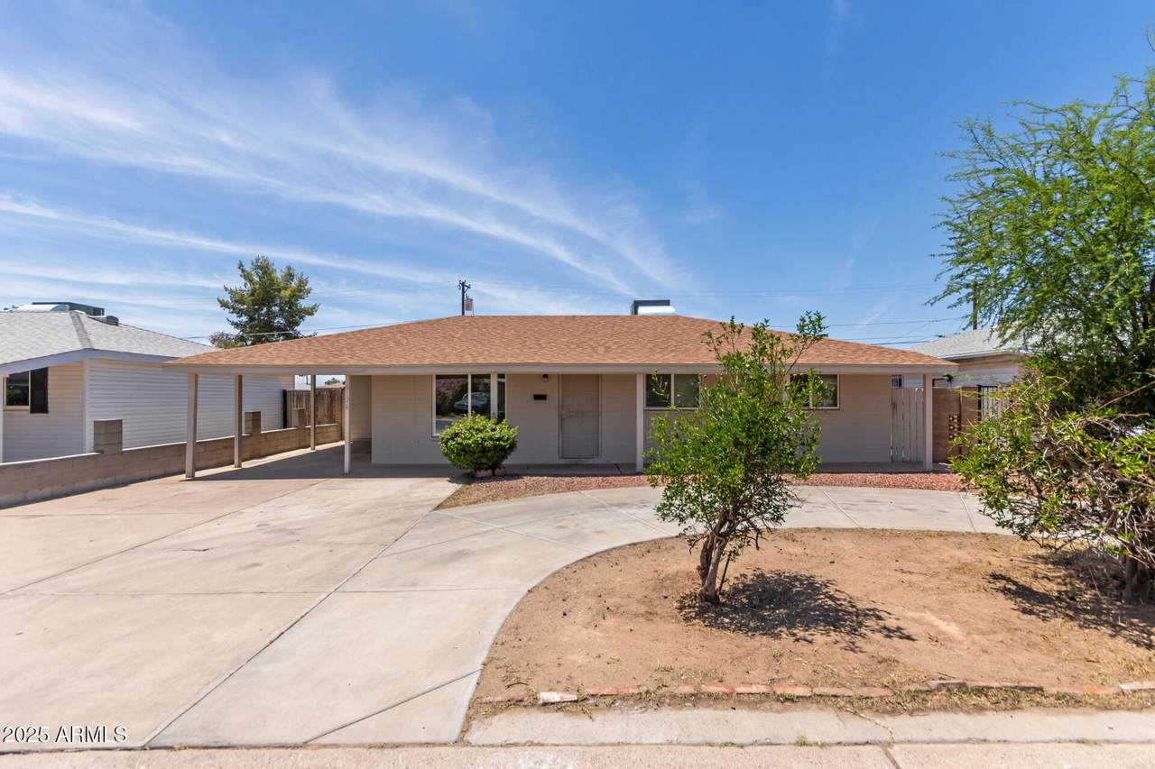 6126 31ST Drive - Photo 1