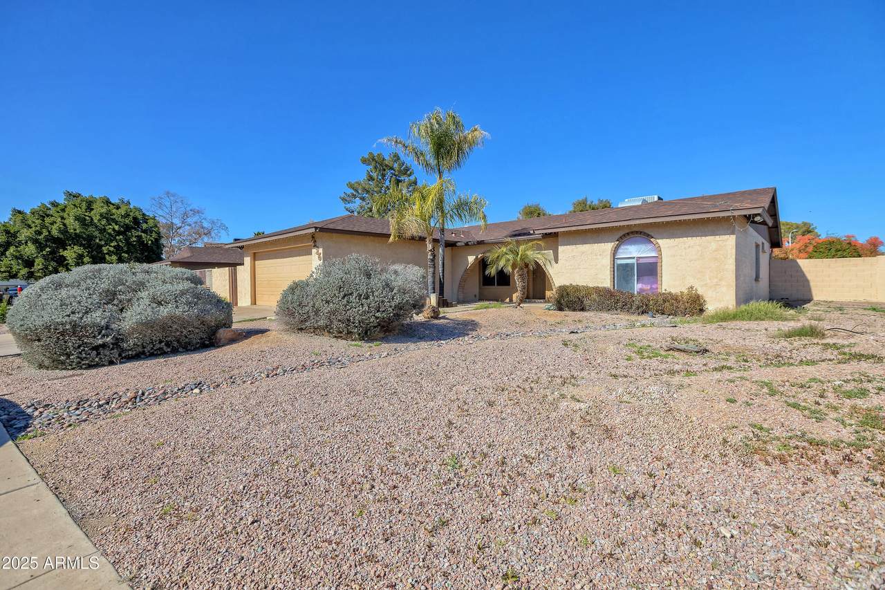 5226 Shangri La Road - Photo 1