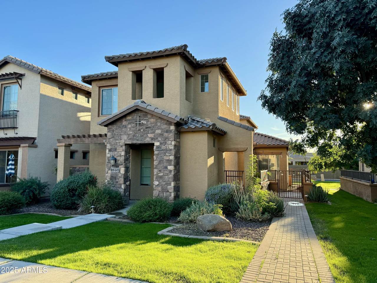 785 Village Parkway - Photo 1
