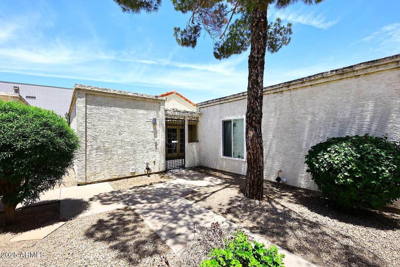 15801 29TH Street - Photo 1