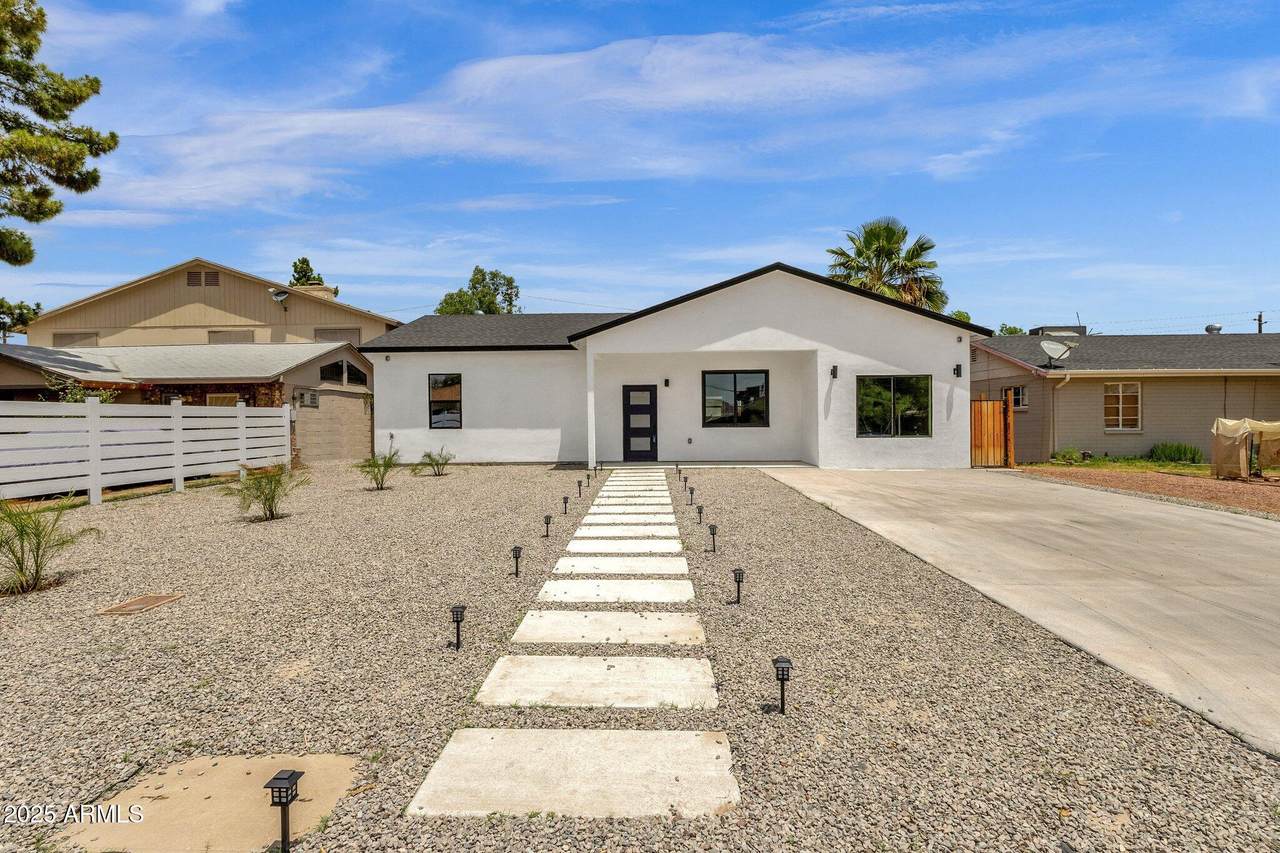 2122 Virginia Avenue - Photo 1