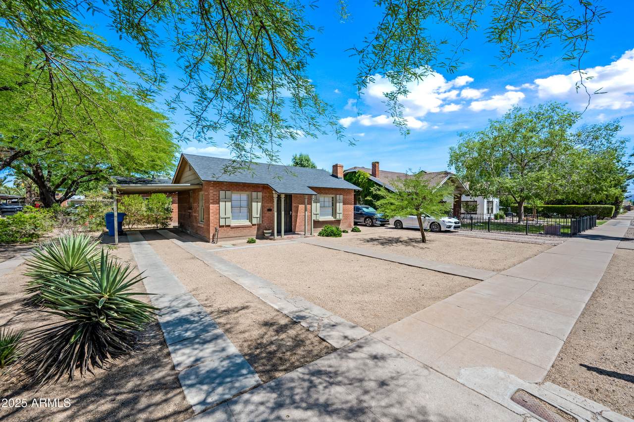 1829 10TH Street - Photo 1