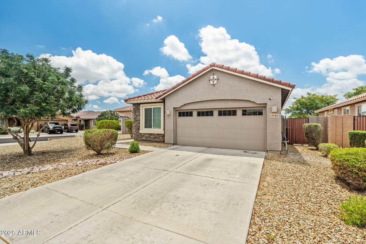 19585 Washington Street - Photo 1