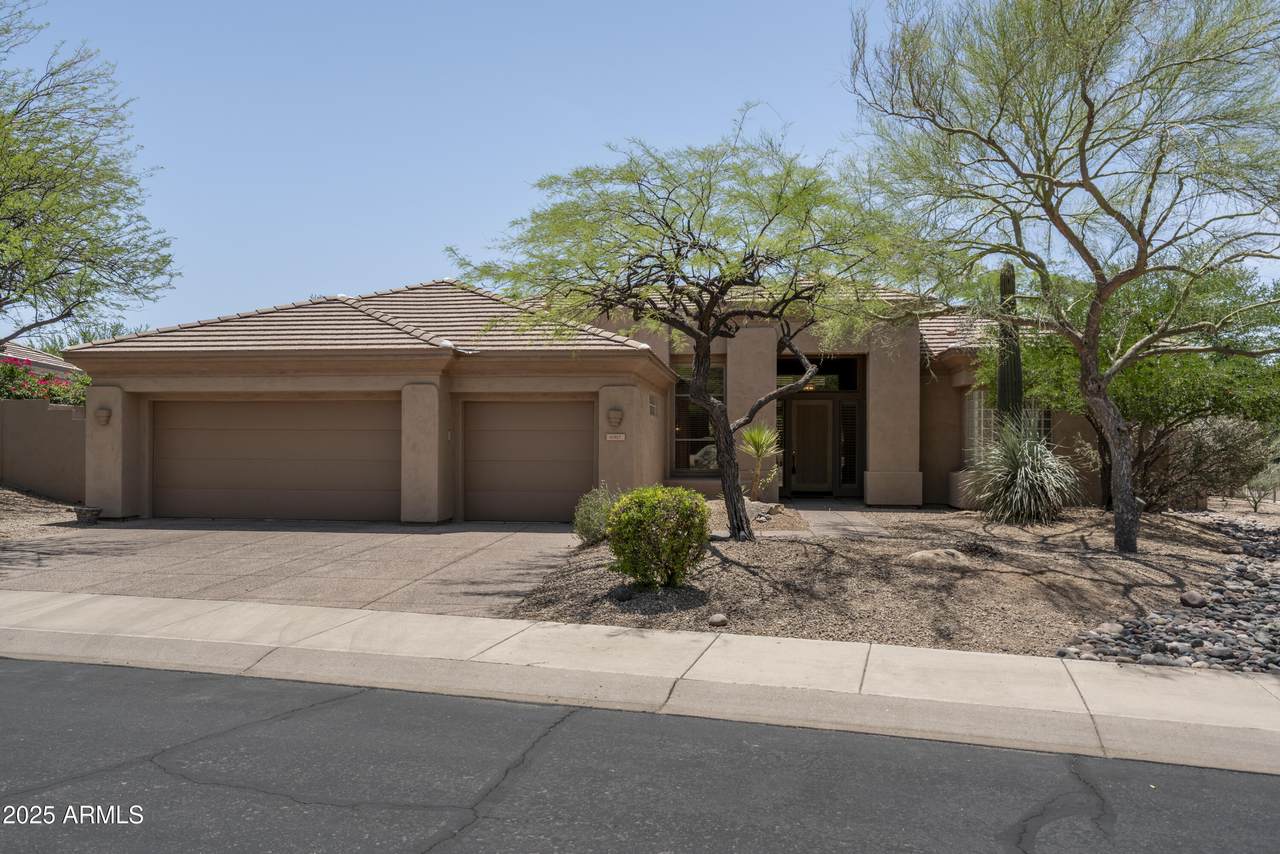 6917 Night Glow Circle - Photo 1