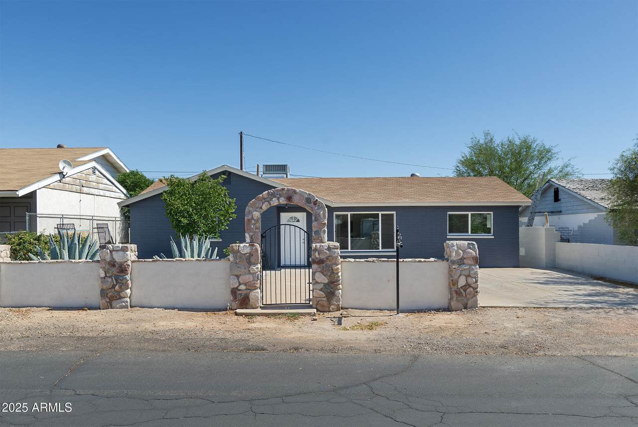 320 Palo Verde Drive - Photo 1