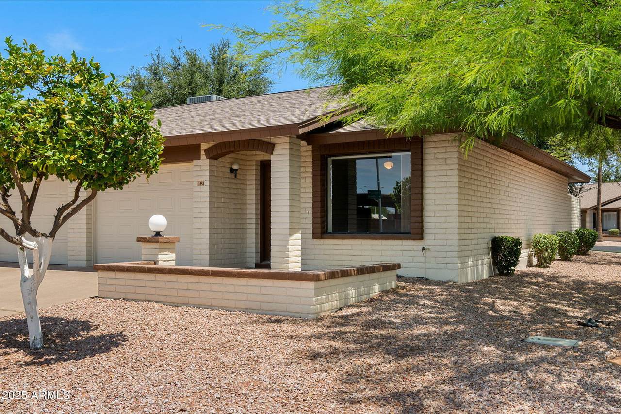 2064 Farnsworth Drive - Photo 1