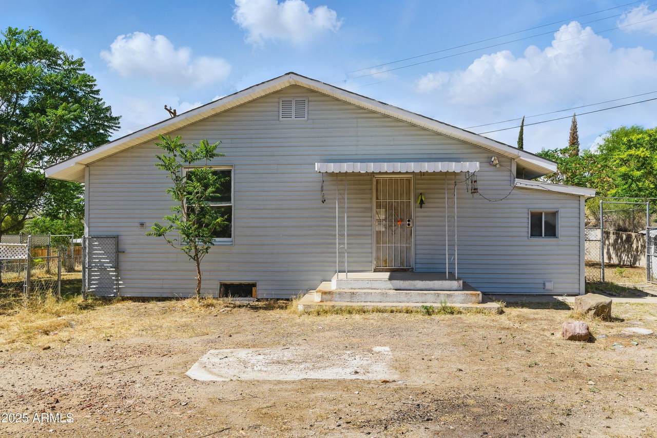 5901 Short Avenue - Photo 1