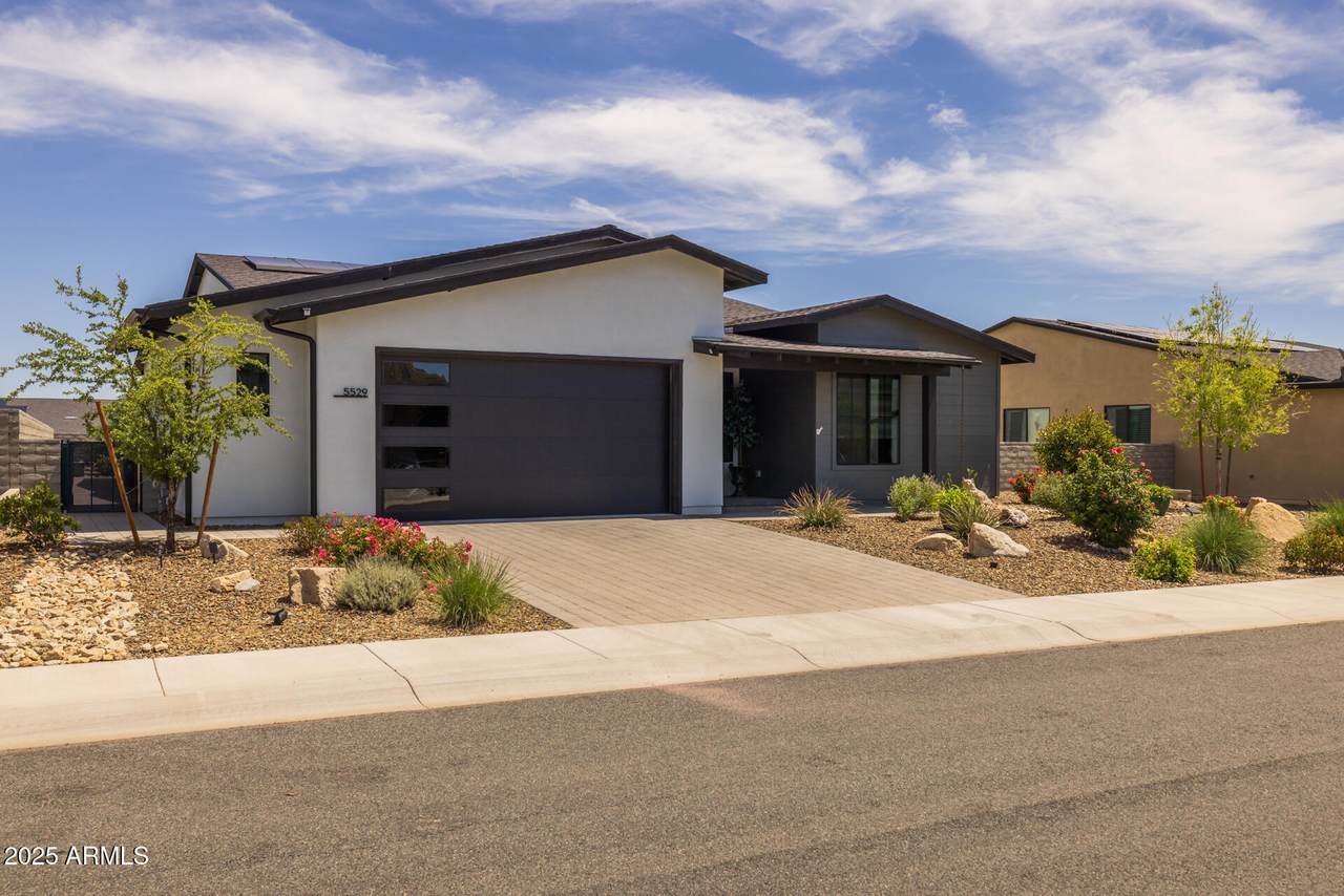 5529 Killen Loop - Photo 1