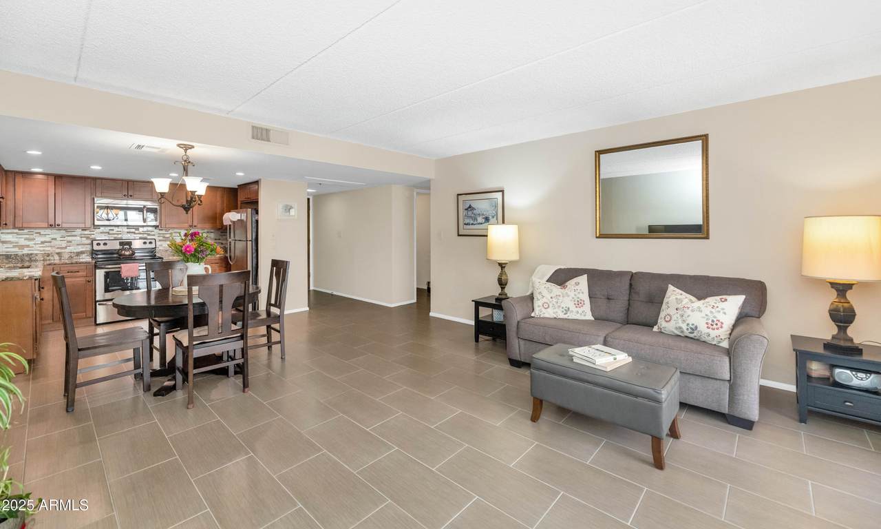 7960 Camelback Road - Photo 1