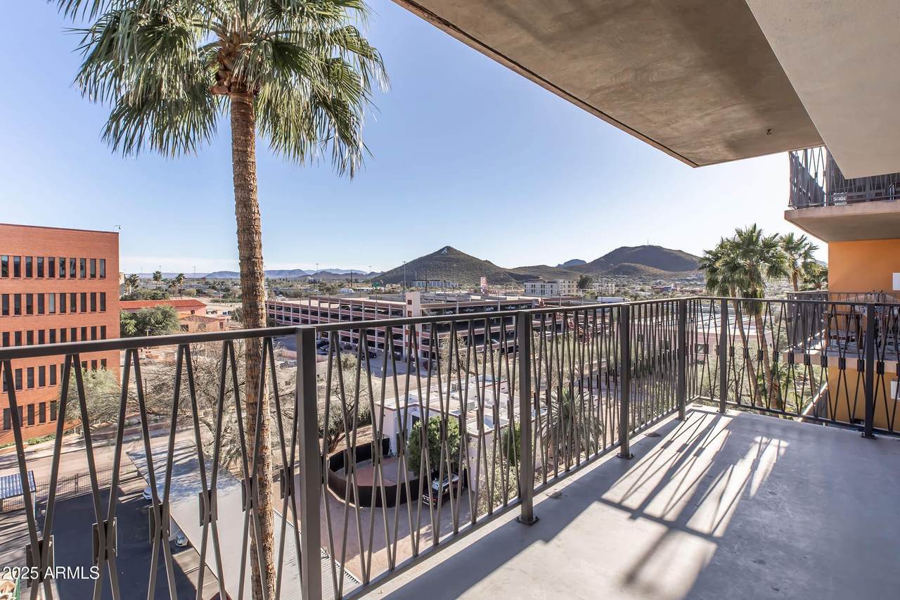 425 Redondo Paseo - Photo 1