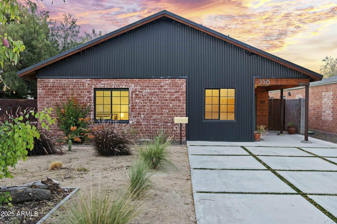 358 Whitton Avenue - Photo 1